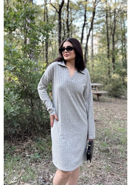 Kadın Gri Polo Yaka, Kendinden Desenli, Basic Kalıp, Uzun Kollu Midi Triko Elbise fırsatları