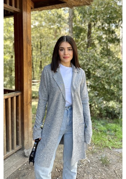 Kadın Gri Uzun Kol Dokulu Kumaş Lazer Kesim Çift Cep Uzun Ceket Hırka - Tesettüre Uygun fiyatları
