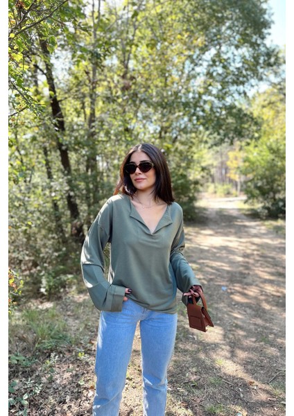 Kadın Haki Uzun Kol, Duble Manşet, Yırtmaçlı Yaka, Salaş Sweatshirt Bluz