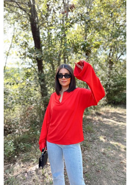 Kadın Kırmızı Uzun Kol, Duble Manşet, Yırtmaçlı Yaka, Salaş Sweatshirt Bluz
