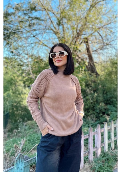 Kadın Kahve Yüksek Yaka, Desenli Uzun Kol Detaylı, Yumuşak Dokulu, Salaş Triko Kazak indirimleri