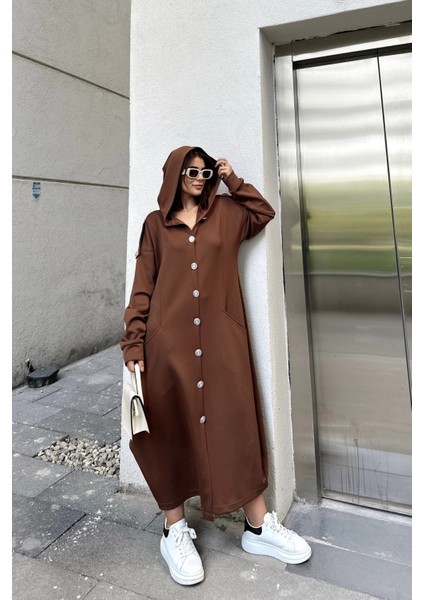 Kadın Kahve Kapüşonlu, Uzun Kol, Düğme Detaylı, Eteği Oval, Çift Cepli, Uzun Oversize Salaş Elbise indirimleri