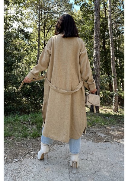 Kadın Karamel Uzun Kol, Çift Cepli, Eteği Oval Kesim, Kemerli, Kaşe Gömlek Kaban modelleri