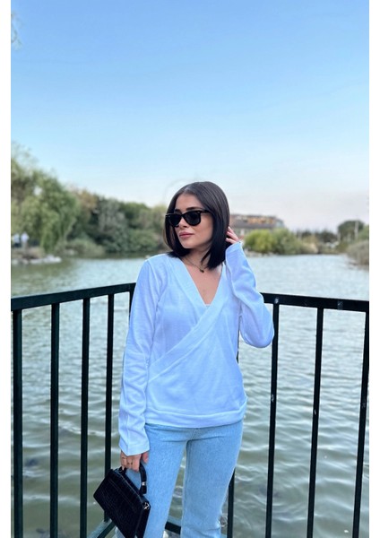 Kadın Beyaz Kruvaze Yaka Yumuşak Dokulu Uzun Kol Triko Bluz indirimleri