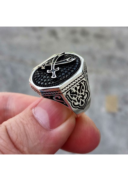 Zülfikar Işlemeli Mikro Taşlı Erkek Yüzük