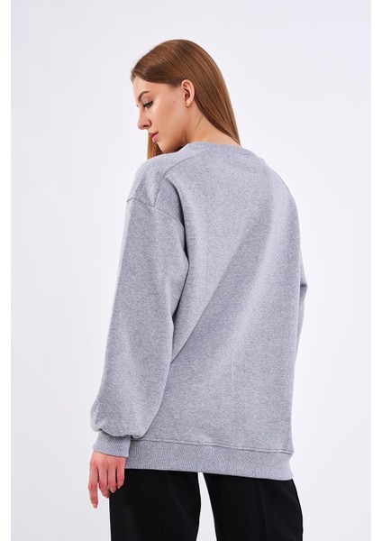 Gri Kadın Pamuklu Oversize Basic Bisiklet Yaka Sweatshirt indirimleri