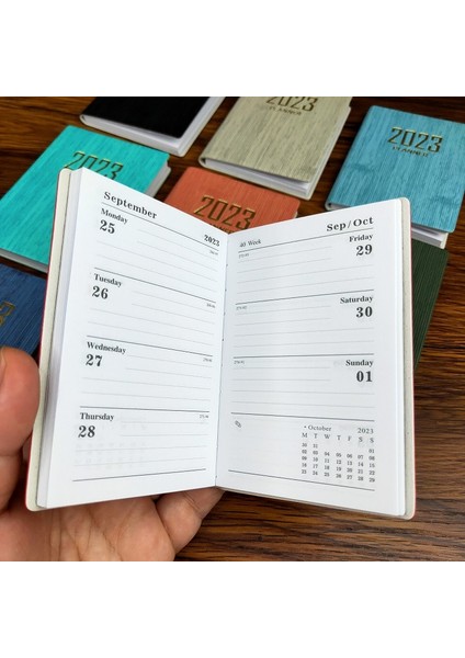 Stil 8 A7 2023 A7 Mini Dizüstü 365 Gün Taşınabilir Cep Not Defteri Günlük Haftalık Gündem Planlayıcısı Defterler Kırtasiye Ofis Okul Malzemeleri (Yurt Dışından) fiyatları