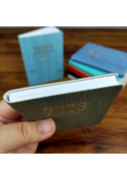 Stil 8 A7 2023 A7 Mini Dizüstü 365 Gün Taşınabilir Cep Not Defteri Günlük Haftalık Gündem Planlayıcısı Defterler Kırtasiye Ofis Okul Malzemeleri (Yurt Dışından) indirimleri