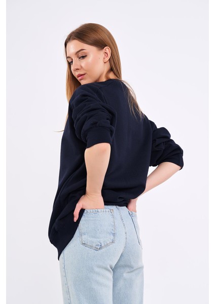 Lacivert Kadın Pamuklu Oversize Basic Bisiklet Yaka Sweatshirt fırsatları