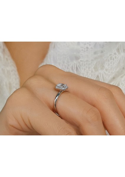 Pırlanta ve Emerald Kesim Beyaz Safir Tektaş Yüzük 0431R0031 indirimleri