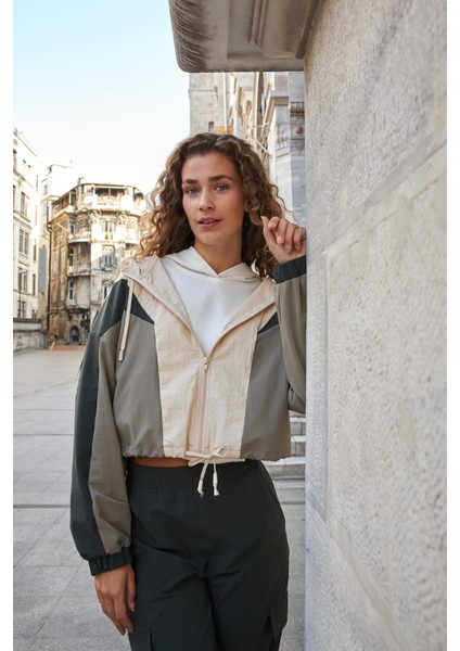 Kadın Lilian Haki Kapüşonlu Fermuarlı Paraşüt Sweatshirt