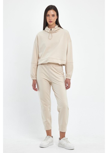 Kadın Norah Taş Yakası Detaylı Regular Fit Sweatshirt fiyatları