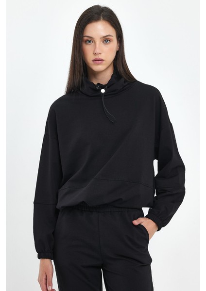 Kadın Norah Siyah Yakası Detaylı Regular Fit Sweatshirt