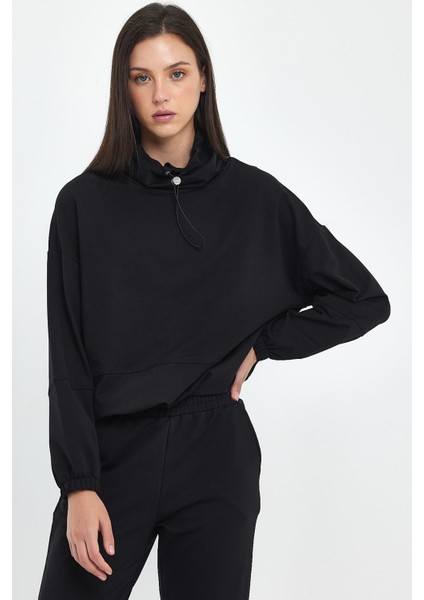 Kadın Norah Siyah Yakası Detaylı Regular Fit Sweatshirt fırsatları