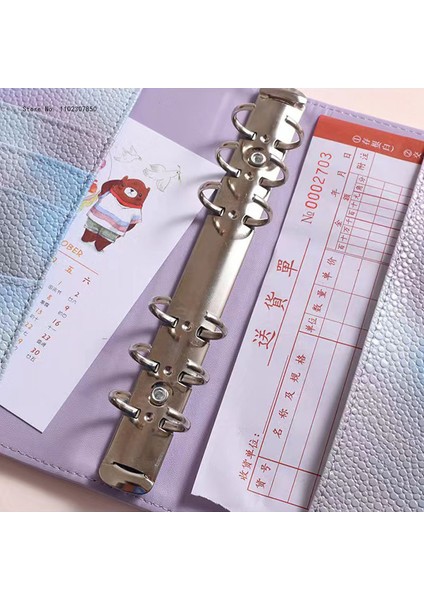 D 2 Etiketli Set A7 2023 Yeni Pu Deri Defter A7 Bağlayıcı Dıy Planlayıcı Organizatör 6 Fermuarlı Cepler 12 Adet Bütçe Sayfası 2 Adet Fransız Alfabesi Çıkartmaları (Yurt Dışından)