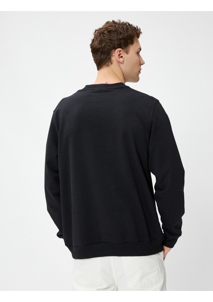 Basic Sweat Bisiklet Yaka Dikiş Detaylı Uzun Kollu fırsatları