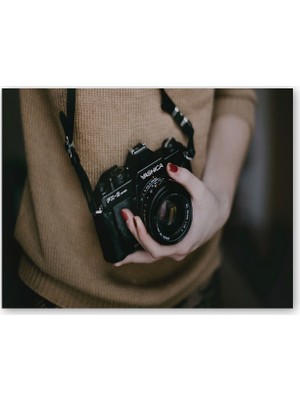 Caka Tablo Ahşap Tablo Kadın ve Fotoğraf Makinesi