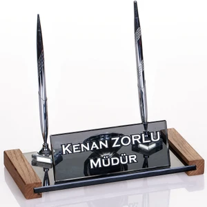 İsimlik Sepeti Kişiye Özel Tokyo Kristal Masa İsimliği  Ahşap Ofis Masaüstü İsimlik - Gümüş