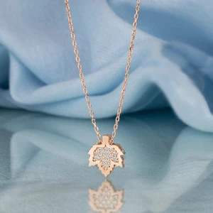 Gümüş Swarovski Taşlı Çınar Yaprağı Temalı Rose Kaplama Kadın Kolye