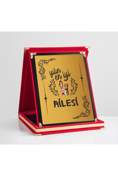 Gizce Yılın En Iyi Ailesi