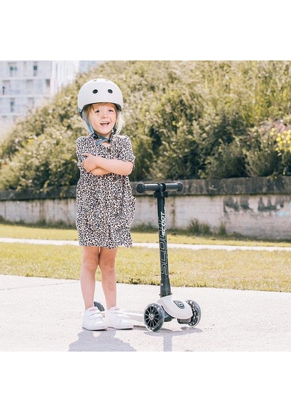 Highwaykick 3 LED Tekerlekli Çocuk Scooter Açık Gri 170301-96344 modelleri