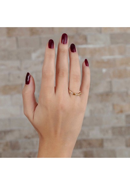 Zirkon Taşlı Sıralı Küp Tasarım Gold Renk 925 Ayar Gümüş Bayan Yüzük modelleri