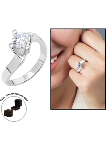 Starlight Diamond Pırlanta Montür Asimetrik 925 Ayar Gümüş Bayan Tektaş Yüzük