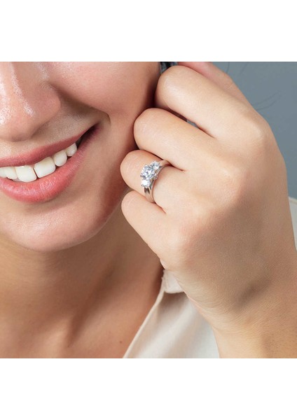 Starlight Diamond Pırlanta Montür 925 Ayar Gümüş Bayan Tria Yüzük modelleri
