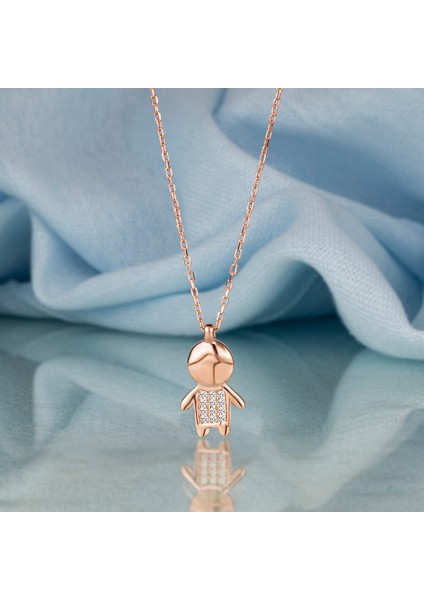 Gümüş Swarovski Taşlı Erkek Çocuk Figürü Rose Kaplama Kadın Kolye