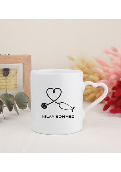 Kişiye Özel Hemşire Beyaz Kalpli Kupa Bardak