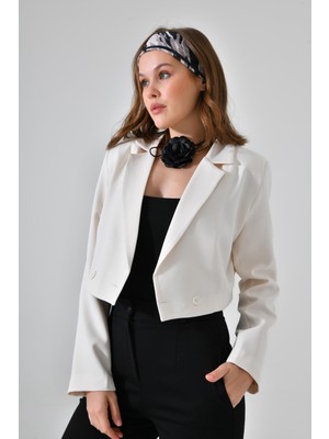 Saade Ekru Kruvaze Crop Blazer Ceket Kadın İçin Hafif Yumuşak Rahat Polyester Malzeme