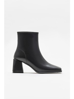 Elle Siyah Kadın Klasik Orta Topuk Bot