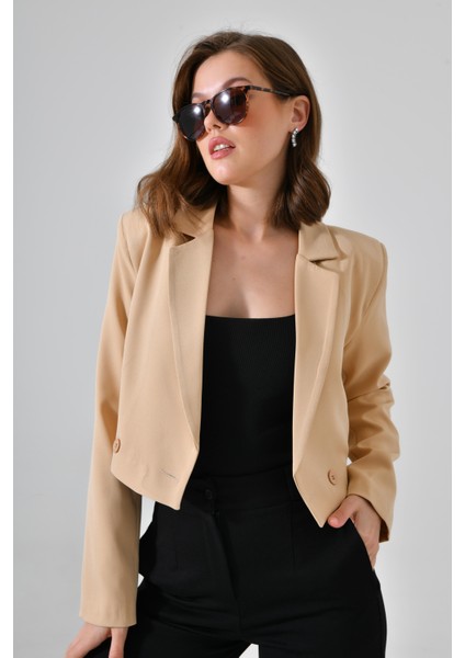 Kamel Kruvaze Crop Blazer Ceket