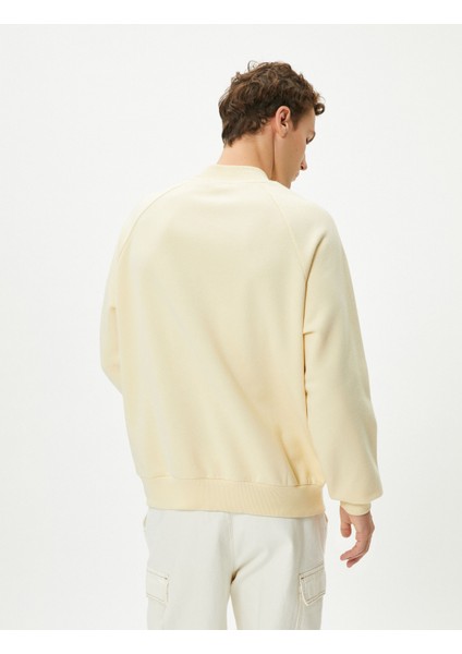 Dik Yaka Sweat Slogan Işlemeli Uzun Kollu fırsatları