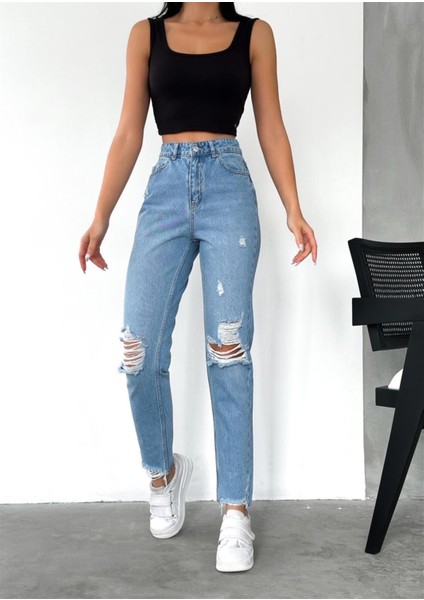 Kadın Paça Püsküllü Dizi Yırtık Mom Kot Pantolon Açık Mavi