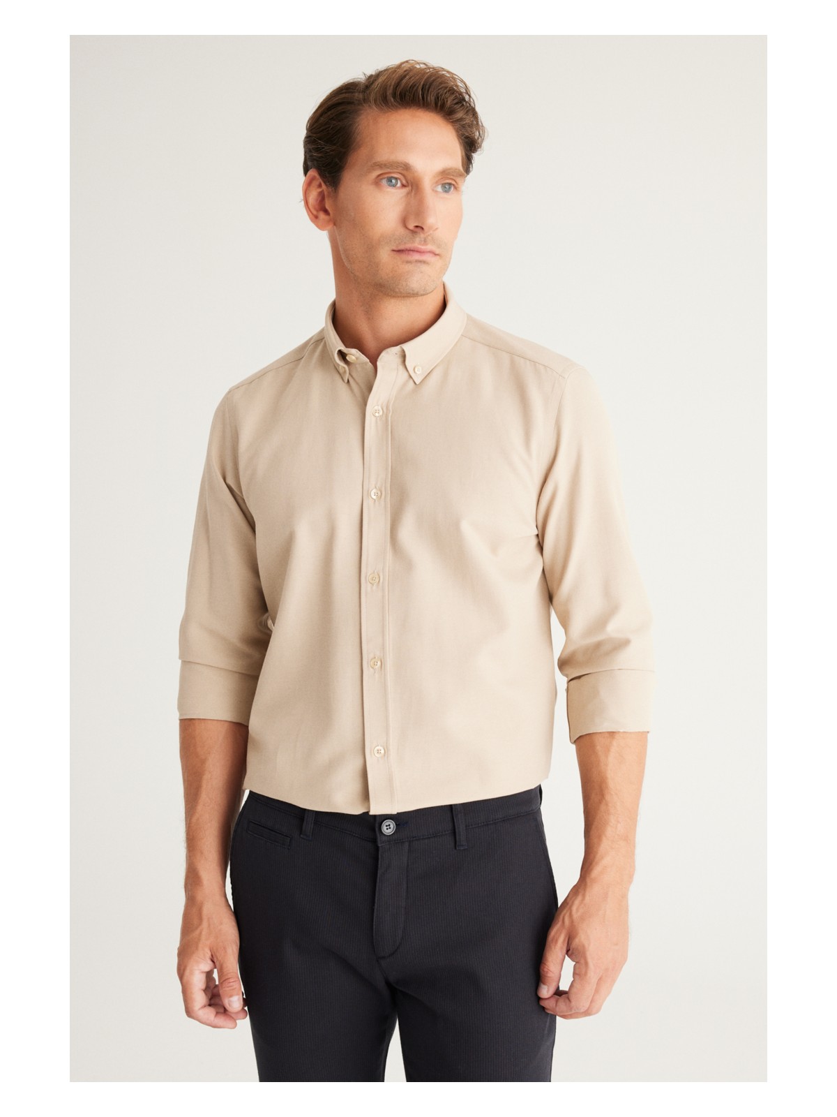 Altınyıldız Classics Erkek Bej Düğmeli Yaka Kolay Ütülenebilir Pamuklu Slim Fit Dar Kesim Oxford Gömlek