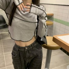Touz Moda  Y2K Streetwear Ters Dikiş Detaylı Uzun Kollu Gri Crop HBCV000057FZCZ