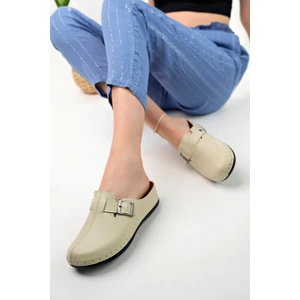 Ortopedik Ped Burnu Kapalı Tokalı Krem Terlik