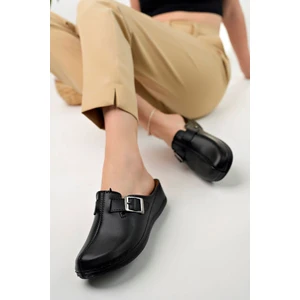 Ortopedik Ped Burnu Kapalı Tokalı Siyah Terlik