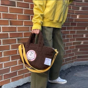 Snoopy Çanta Peluş Karikatür Kuzu Yün Büyük Kapasiteli Sevimli Çanta Omuz Crossbody Çanta Kadınlar Için (Yurt Dışından)