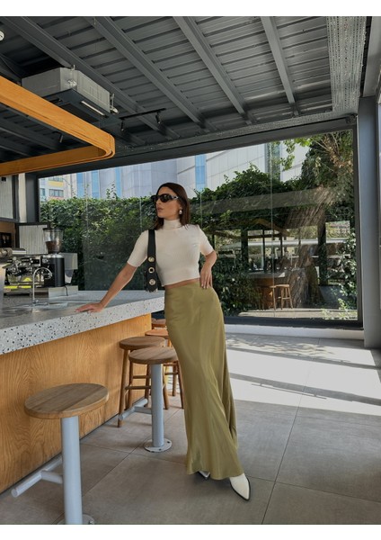 Kadın Uzun Saten Etek fırsatları
