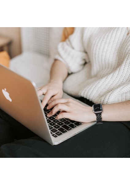 Saat Kayışı Apple Iwatch 6/5/4/3/2/1 Nesil Se Içi Boş Dantel Katı Silikon Kayış --- Kırmızı (38/40/41MM) (Yurt Dışından) fiyatları