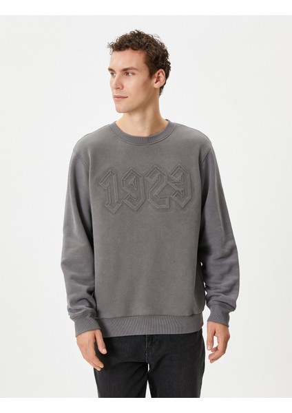 Atatürk İşlemeli Sweatshirt 100. Yıla Özel modelleri