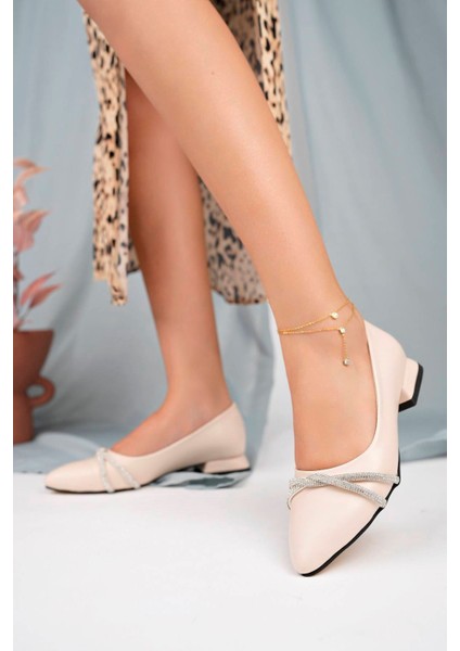 Alçak Topuk Sivri Kalıp Krem Cilt Kadın Ayakkabı modelleri