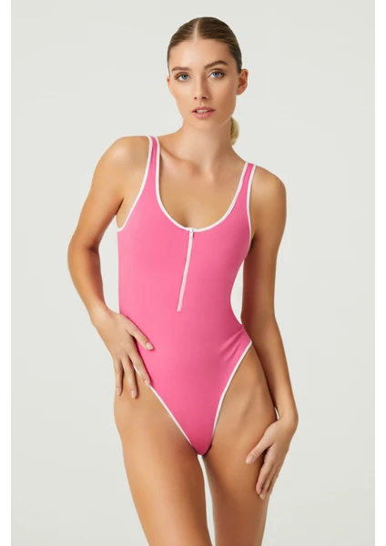 Los Ojos x Melodi Pembe Kontrast Biye ve Fermuar Detaylı Body Bodysuit