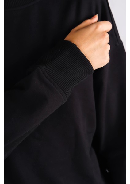 Siyah Bisiklet Yaka Basic Yumuşak Dokulu Salaş Sweatshirt
