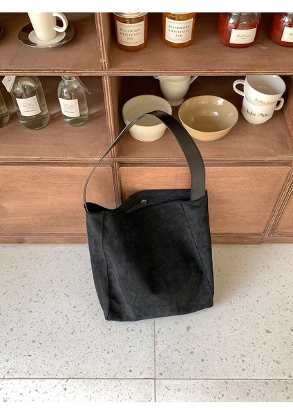 Süet Kumaş Retro Tote Çanta Sonbahar ve Kış Omuz Çantası Kadınların Çok Yönlü Büyük Kapasiteli Peluş Çantası (Yurt Dışından) fiyatları