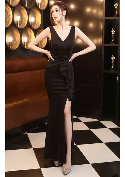 Eteği Volanlı V Yaka Yırtmaçlı Elbise modelleri