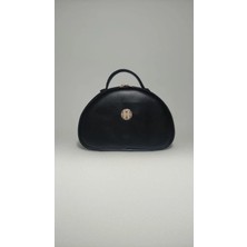 Maykis Siyah Suni Deri Makyaj Çantası İçi Bölmeli ve Silinebilir Özellikli Kadın Kullanımı İçin