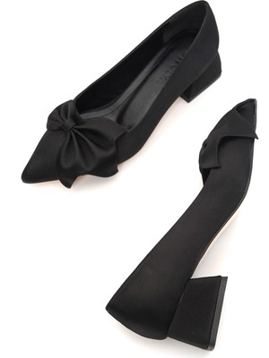 Divolya Camila Siyah Saten Fiyonklu (4cm) Sivri Burun Topuklu Ayakkabı